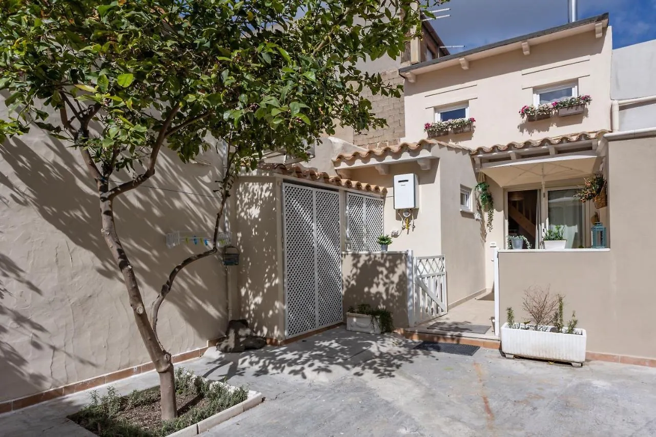 Dom wakacyjny Willa Loft 35 - Private Parking Quartu SantʼElena